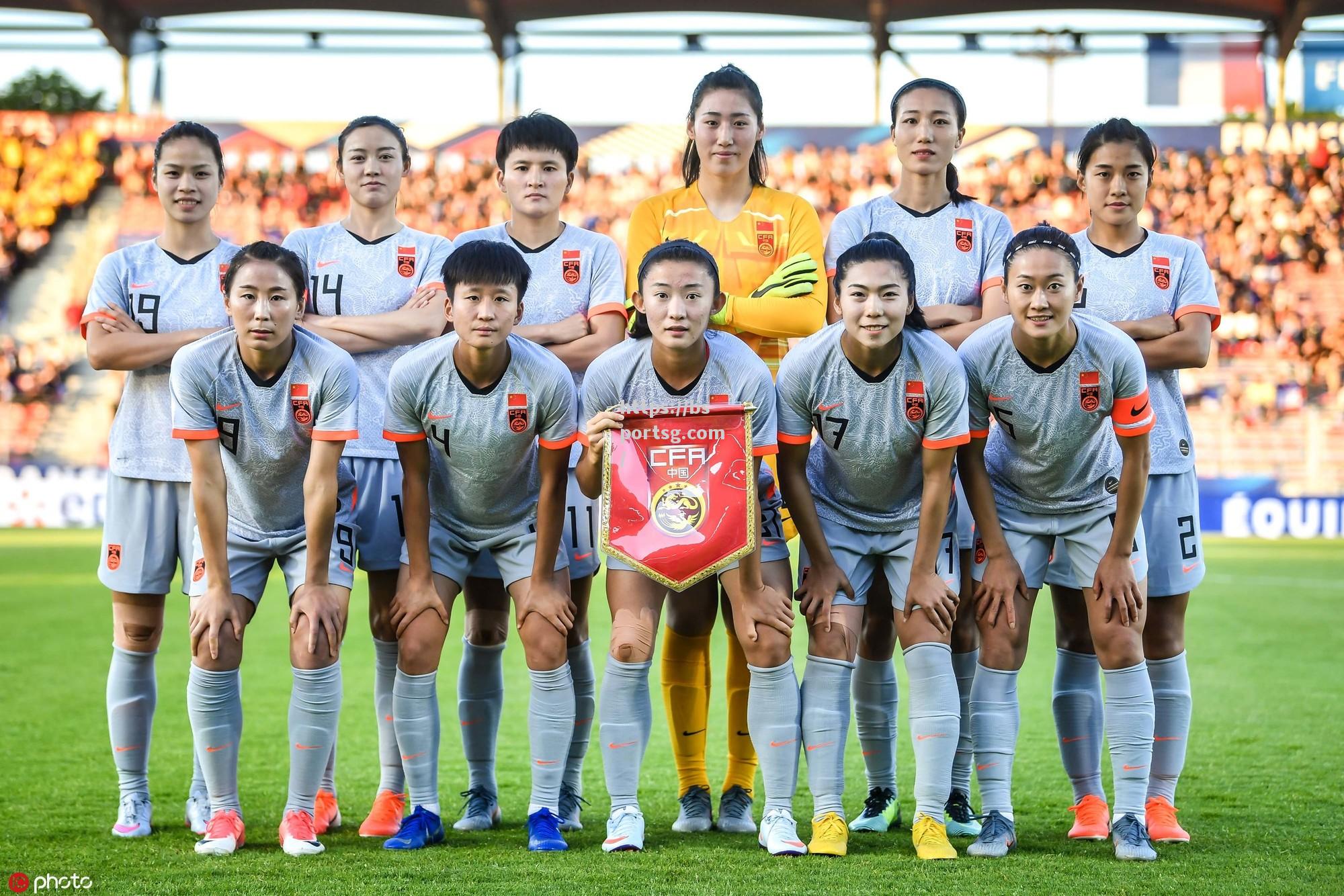 bsports体育-女足世界杯：中国队实现奇迹晋级八强，引发球迷热议_