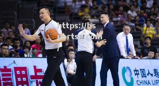 bsports体育-CBA新赛季裁判执法标准再升级，引发争议_